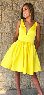 Load image into Gallery viewer, Cute-Prom-Short-Dresses-For-8th-Grade-Prom

