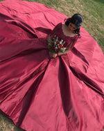 Afbeelding in Gallery-weergave laden, Burgundy-Prom-Dresses-Long-Sleeves-Ball-Gowns-Lace-Appliques
