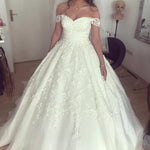 Afbeelding in Gallery-weergave laden, Chic Lace Appliques Sweetheart Ball Gown Wedding Dresses Off The Shoulder
