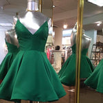 Cargar imagen en el visor de la galería, Short Green Satin V Neck Homecoming Dresses 2017
