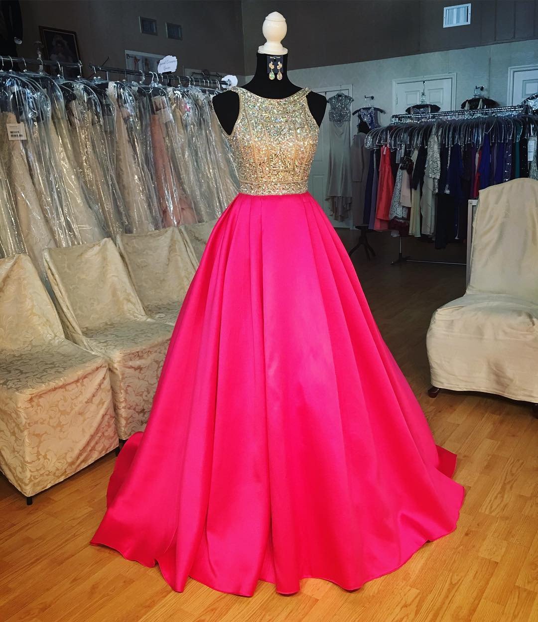 Pink Satin Ball Gowns Prom Dresses Crystal Beaded 2017 Luxury Evening Gowns