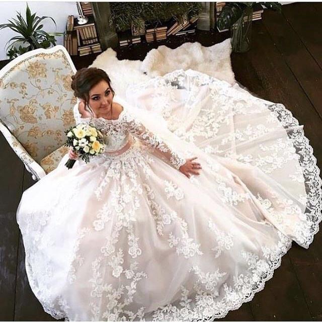 Long Sleeves Ball Gowns Lace Wedding Dress Champagne
