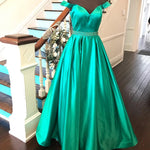 Afbeelding in Gallery-weergave laden, green satin ball gowns prom dresses off the shoulder 2017 elegant
