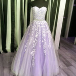 Cargar imagen en el visor de la galería, Sweetheart Crystal Beading Waistline Tulle Wedding Dresses Lace Embroidery
