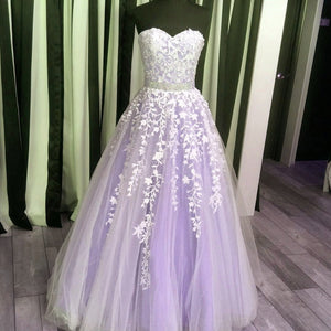 Sweetheart Crystal Beading Waistline Tulle Wedding Dresses Lace Embroidery