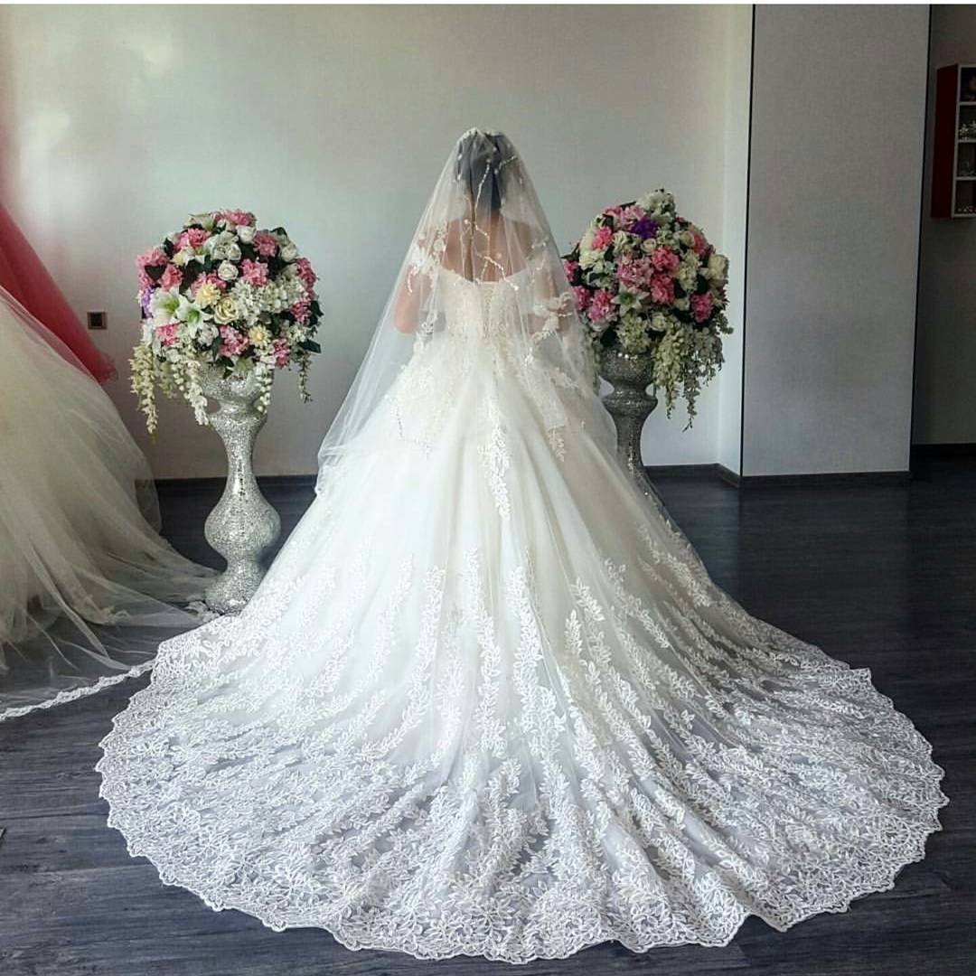 Vintage V-neck Off The Shoulder Lace Wedding Ball Gown Dresses 2018