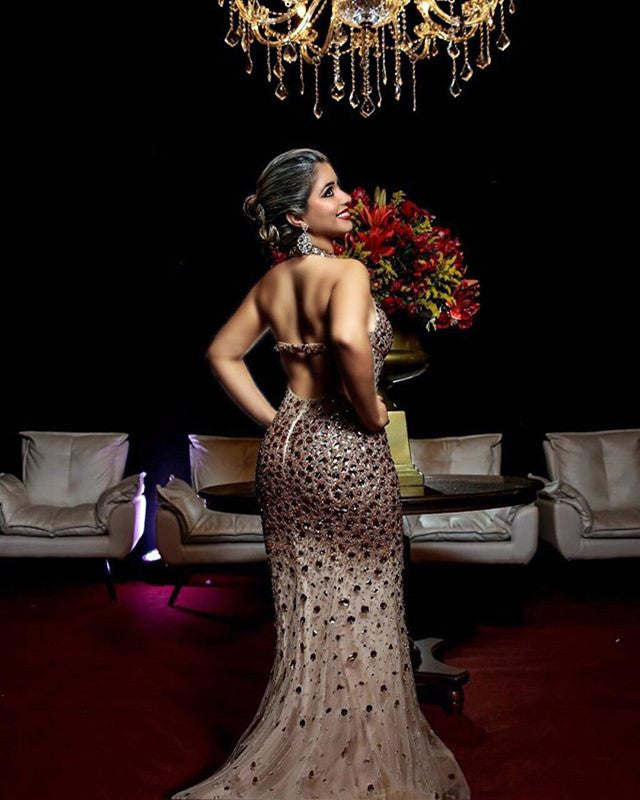 Open-Back-Dresses-Evening
