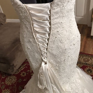 Romantic Sweetheart Bodice Corset Lace Mermaid Wedding Dress With Ruffles Skirt