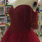 Cargar imagen en el visor de la galería, Burgundy Wedding Dresses Ball Gowns Off The Shoulder With Tassel
