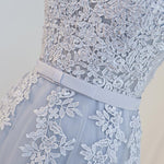 Afbeelding in Gallery-weergave laden, Elegant Lace Appliques Tea Length Bridesmaid Party Dresses

