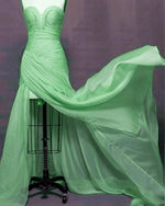 Load image into Gallery viewer, Kelly-Green-Prom-Dresses
