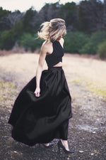 Cargar imagen en el visor de la galería, black crop top taffeta ball gowns prom dresses two pieces
