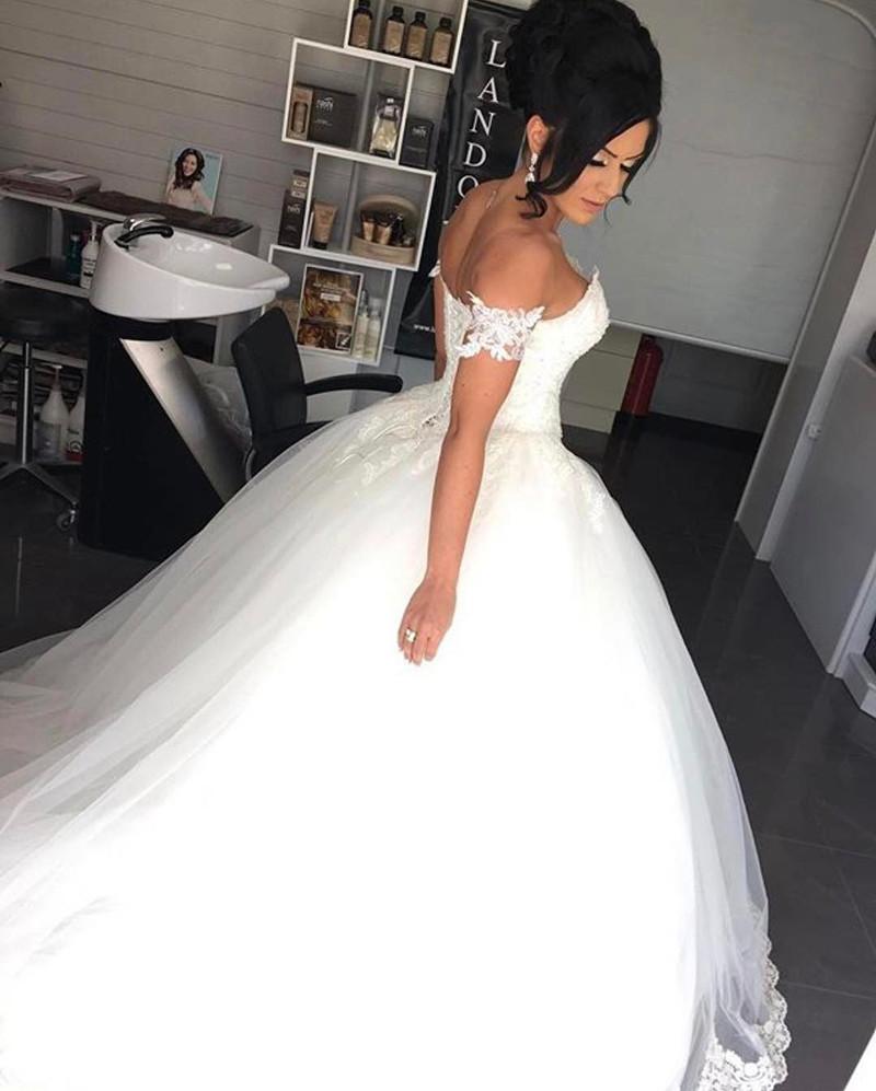 Lace Appliques Sweetheart Tulle Wedding Ball Gown Dresses With Removable Straps