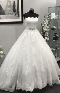 Romantic-Ball-Gowns-Wedding-Dresses-Lace-Appliques-Bride-Gowns