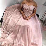 Afbeelding in Gallery-weergave laden, Pink Tulle Sweetheart Ball Gown Wedding Dresses Lace Off The Shoulder
