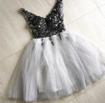 Load image into Gallery viewer, Sparkly Sequins Beaded V-neck Tulle Prom Short Dresses
