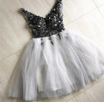 Cargar imagen en el visor de la galería, Sparkly Sequins Beaded V-neck Tulle Prom Short Dresses
