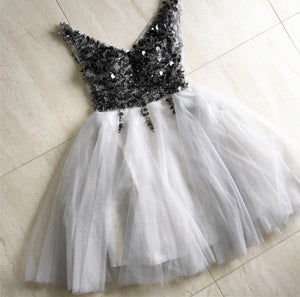 Sparkly Sequins Beaded V-neck Tulle Prom Short Dresses