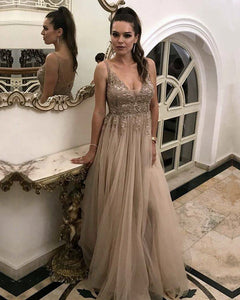Stylish Lace Appliques V-neck Tulle Evening Dresses 2019