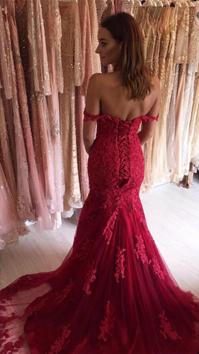 Charming Lace Off Shoulder Mermaid Evening Dresses