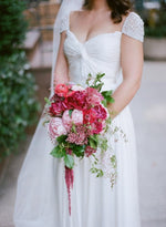 Cargar imagen en el visor de la galería, Rustic Style Long Chiffon Beach Wedding Dresses With Pearl Beading Cap Sleeves
