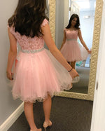 Cargar imagen en el visor de la galería, Pretty Lace Appliques Tulle Ruffles Homecoming Dresses Short
