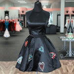 Load image into Gallery viewer, Chic Heart Shape Beaded Halter Homecoming Dresses Two Piece Prom Short Dresses
