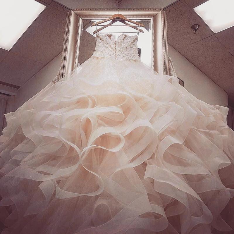Blush Pink Organza Ruffles Ball Gowns Wedding Dresses With White Lace Top