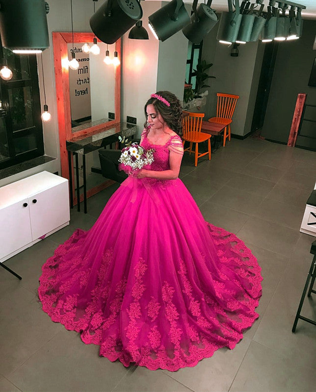 Red Lace Appliques Wedding Dresses Ball Gowns With Tassell