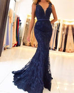 Afbeelding in Gallery-weergave laden, Elegant V Neck Long Lace Mermaid Evening Dresses
