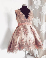 Load image into Gallery viewer, Short V-neck Handmade Flowers And Lace Embroidery Homecoming Dresses
