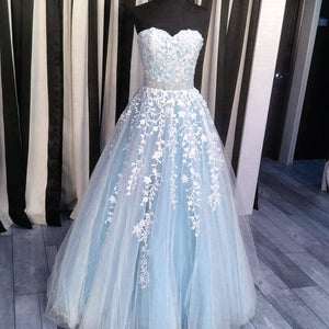 Sweetheart Crystal Beading Waistline Tulle Wedding Dresses Lace Embroidery