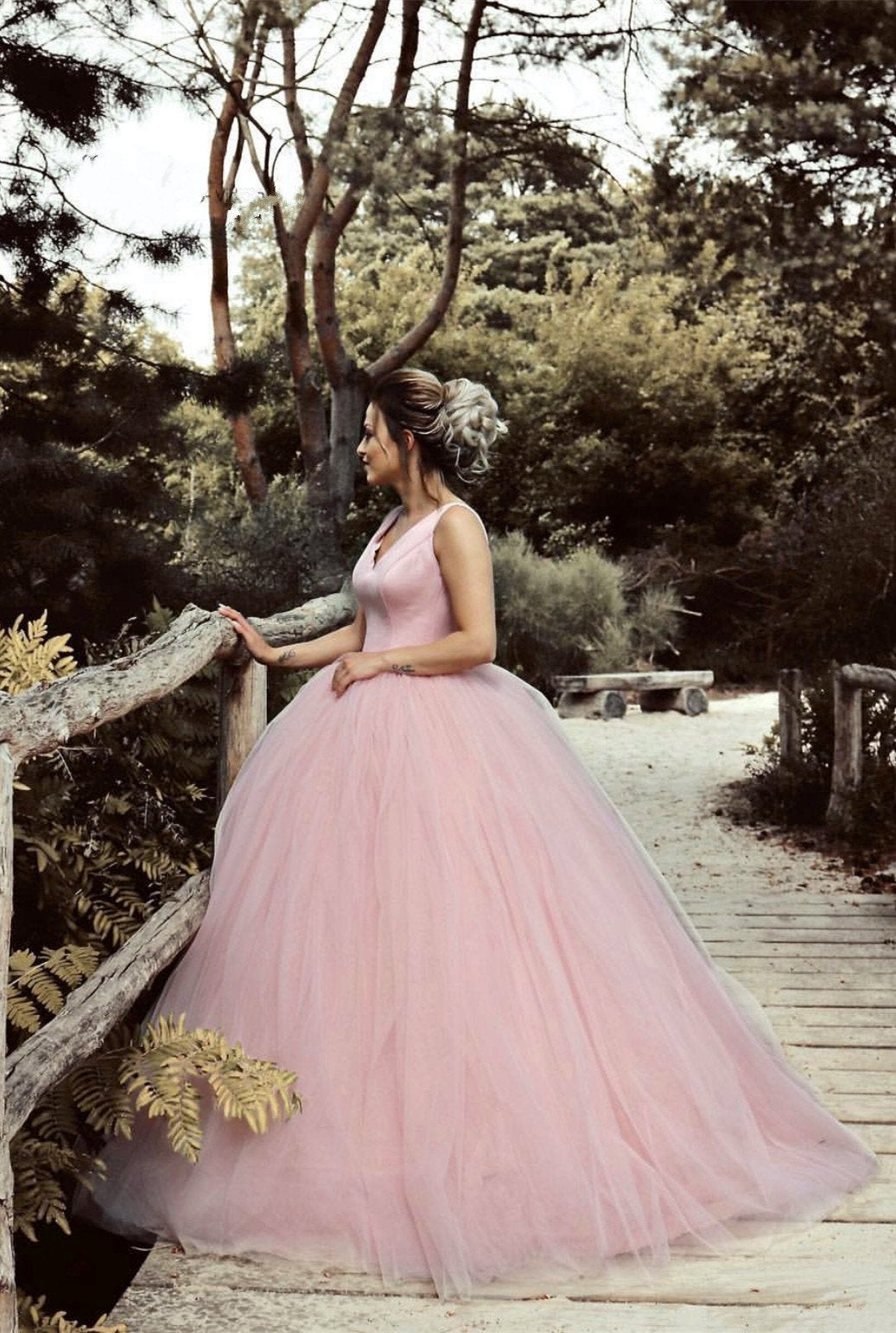 Satin V-neck Tulle Ball Gowns Wedding Dresses Pearl Pink