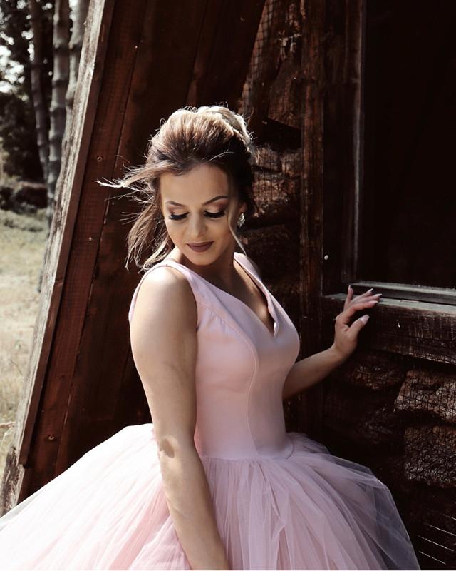 Satin V-neck Tulle Ball Gowns Wedding Dresses Pearl Pink