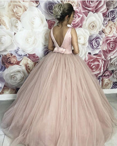 Satin V-neck Tulle Ball Gowns Wedding Dresses Pearl Pink