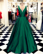 Cargar imagen en el visor de la galería, Green Formal Dresses

