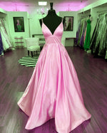 Afbeelding in Gallery-weergave laden, Sexy V-neck Ball Gowns Satin Prom Dresses With Pocket
