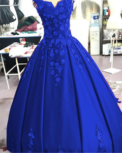 Red Satin V-neck Wedding Dress Ball Gowns With 3D Lace Flowers