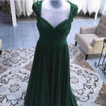 Cargar imagen en el visor de la galería, Elegant Long Chiffon Backless Bridesmaid Dresses Lace Cap Sleeves
