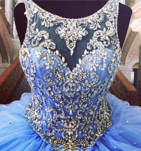 Luxurious Crystal Beaded Scoop Neckline Tulle Ball Gowns Quinceanera Dresses