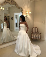 Cargar imagen en el visor de la galería, Princess Style Strapless Bodice Corset Satin Wedding Dresses
