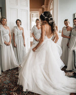 Afbeelding in Gallery-weergave laden, Open Back Wedding Dress 2020
