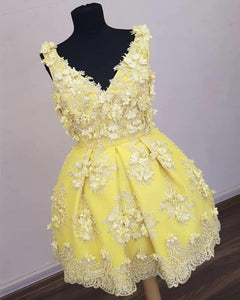 Short Yellow Dress With 3D Lace Flowers