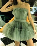 Cargar imagen en el visor de la galería, Sage Tiered Tulle Strapless Homecoming Dress
