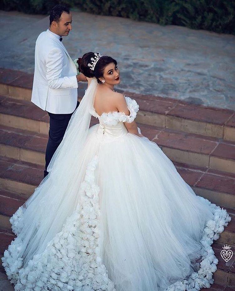 V Neck Off The Shoulder Tulle Ball Gown Wedding Dresses 2018