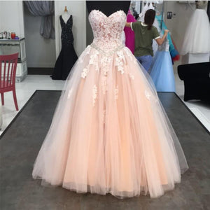Ivory Lace Sweetheart Drop Waistline Tulle Quinceanera Dresses Ball Gowns