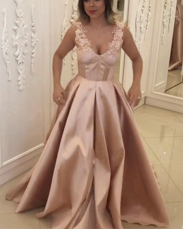 Elegant Lace V-neck Floor Length Satin Evening Dresses