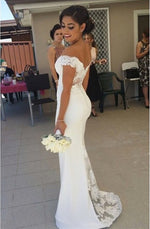 Load image into Gallery viewer, Pretty Lace V-neck Mermaid Bridesmaid Dresses Court Train Formal Gowns
