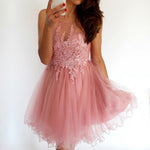 Load image into Gallery viewer, Short A Line Scoop Neck Tulle Homecoming Dress Lace Appliques
