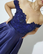 Cargar imagen en el visor de la galería, Long-Satin-Dresses
